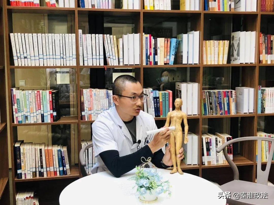 “转角遇见·百草园”为秦淮中医院输入创新发展正能量