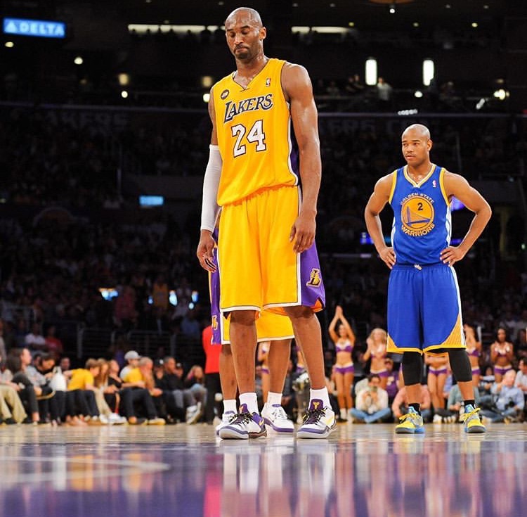 220块钱买到Nike史上最便宜篮球鞋，科比球鞋系列