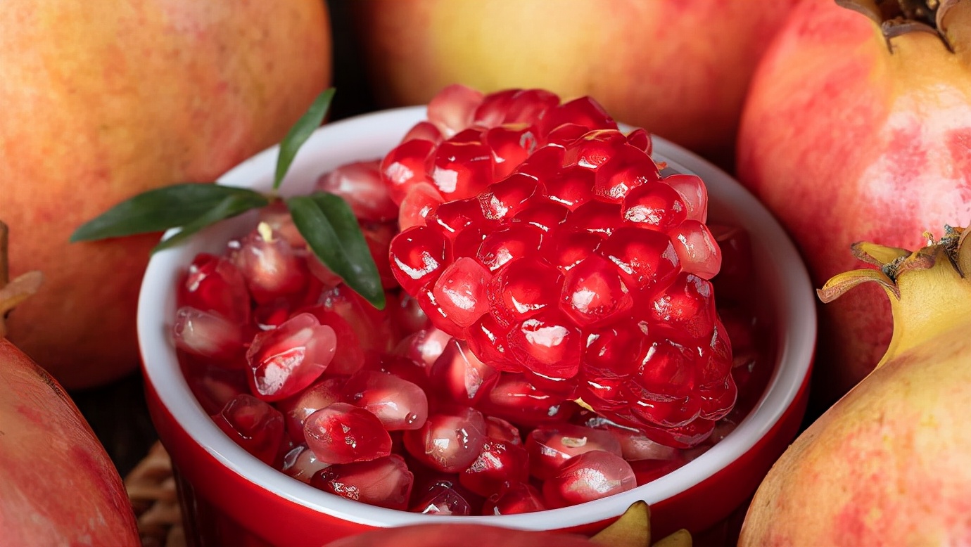 秋季干燥吃什么水果润肺润喉,秋天吃什么水果润肺去燥热最好