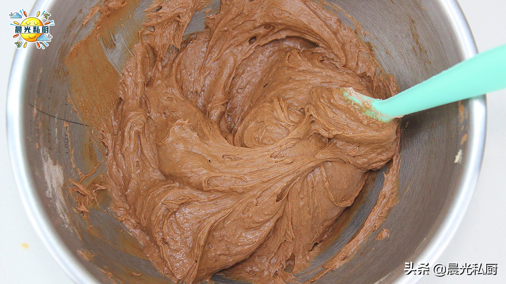 巧克力口味奶油打发教程,8寸巧克力奶油打发教程