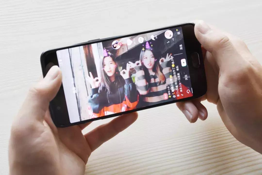 一位快手大号幕后推手的自述：如何用流水线的方式生产网红？