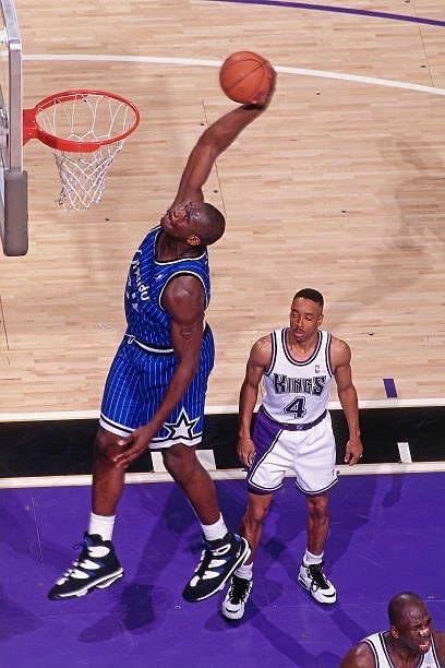 奥尼尔扣碎篮筐要赔钱的视频,奥尼尔扣坏篮架板视频集锦