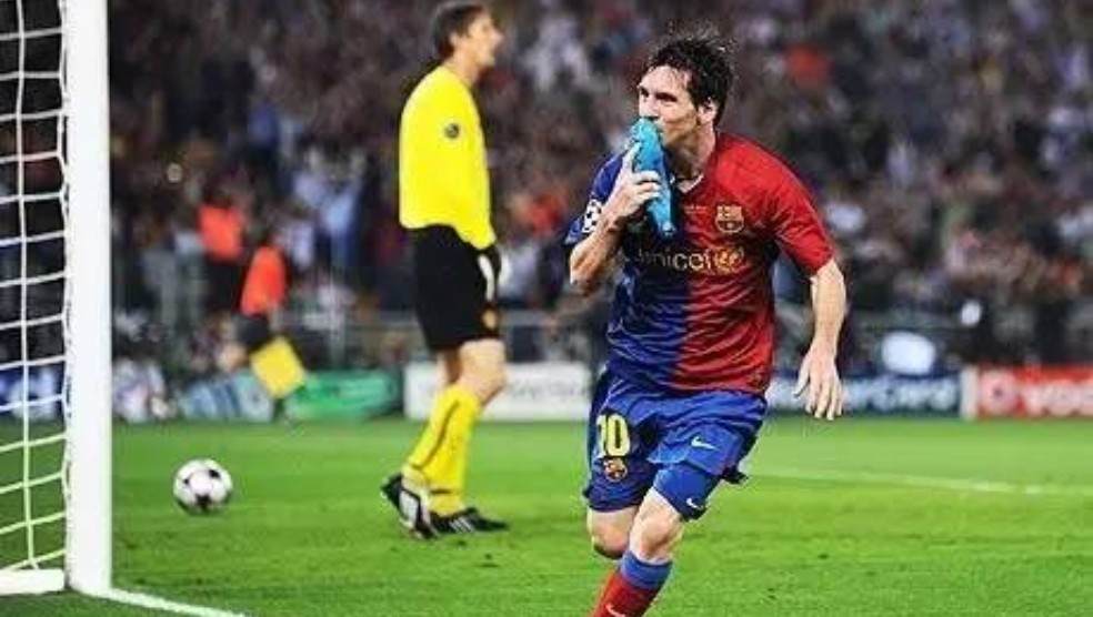 实况足球梅西和c罗谁厉害,实况足球2021赛季梅西与c罗选哪个