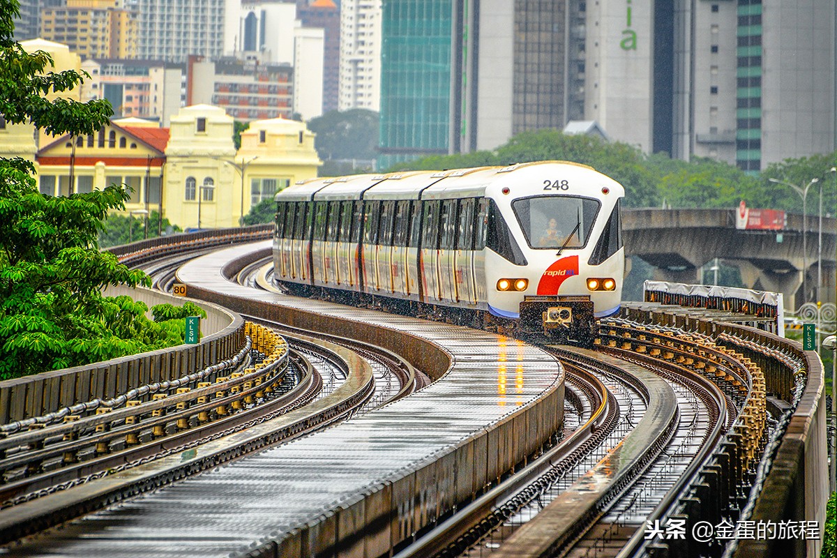 马来西亚吉隆坡亚航机场,亚航机场和吉隆坡国际机场