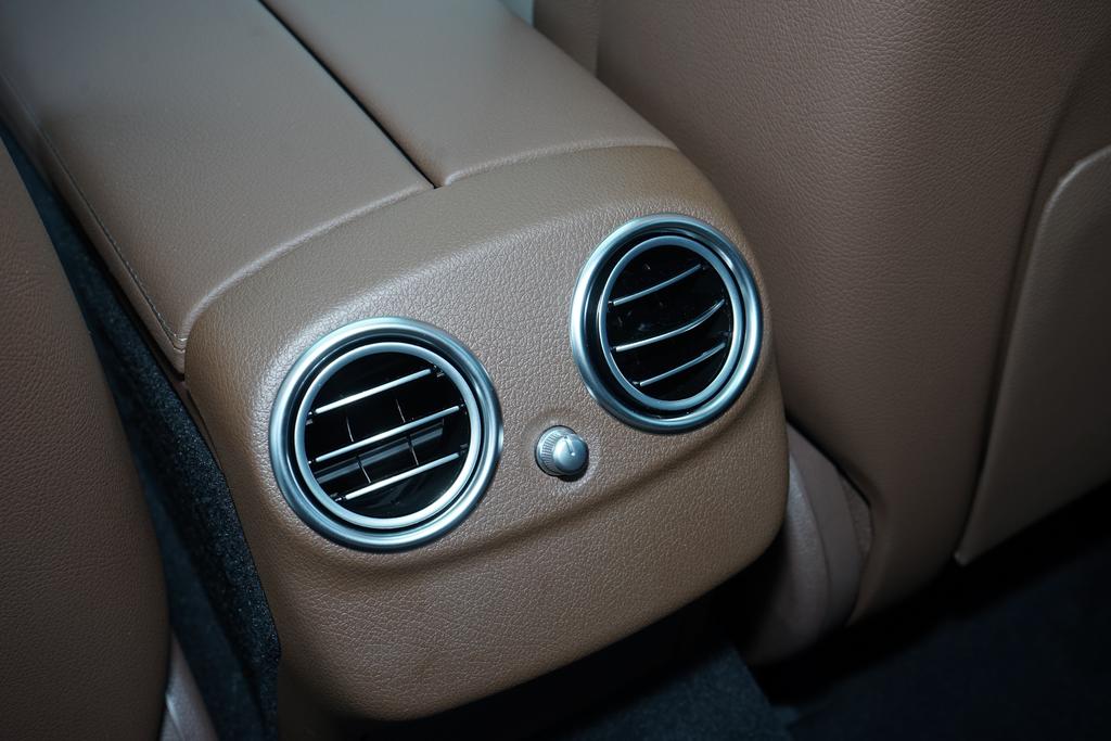 14款奔驰e级和18款奔驰e级对比,奔驰e级2024款对比奔驰s级