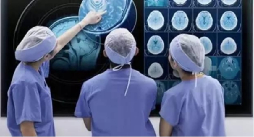 医学影像学是拍片还是看片,医学影像学要在ct室工作吗