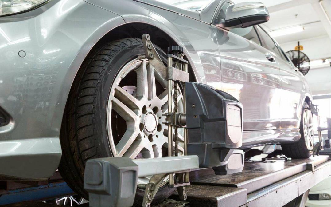 四轮定位和动平衡哪个简单,四轮定位和动平衡区别在哪