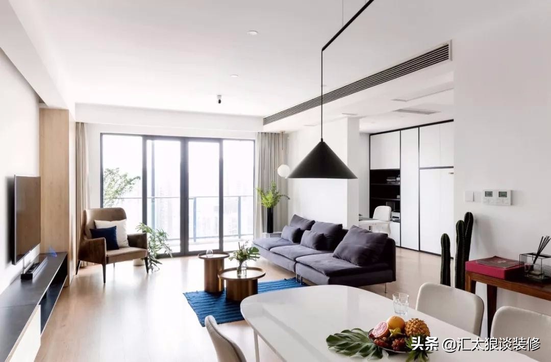 灰白绿原木家具装修风格,黑白灰原木简约风格