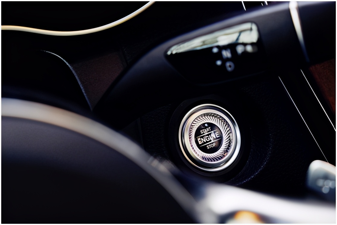 深度试驾奔驰glk300,24款奔驰glc300l豪华7座试驾