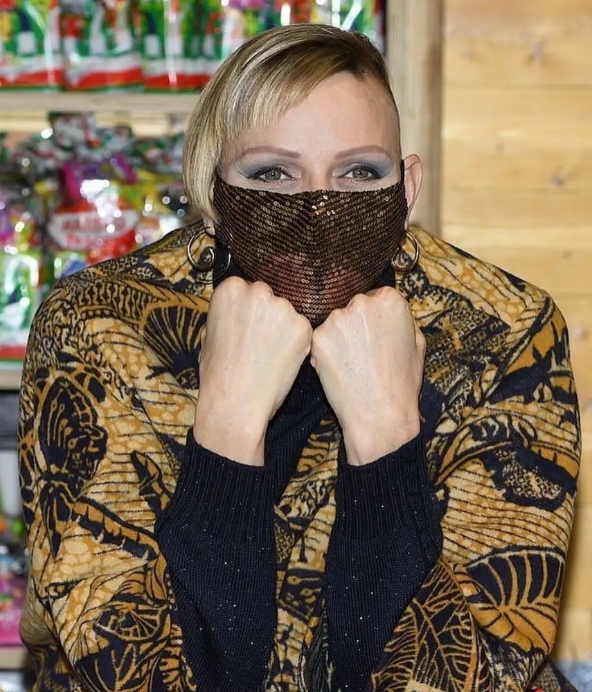 “摩纳哥逃婚王妃”太霸气！剃半边光头非主流，戴金耳环不见婚戒