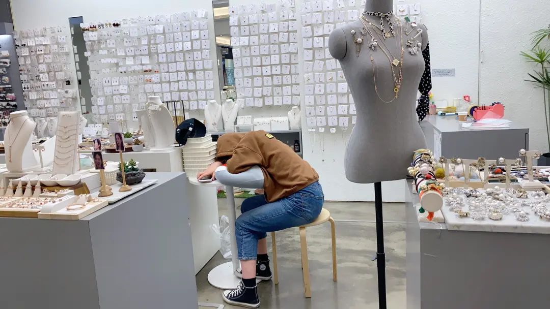 东大门清仓处理女装直播大码,店铺即将关门亏本清仓