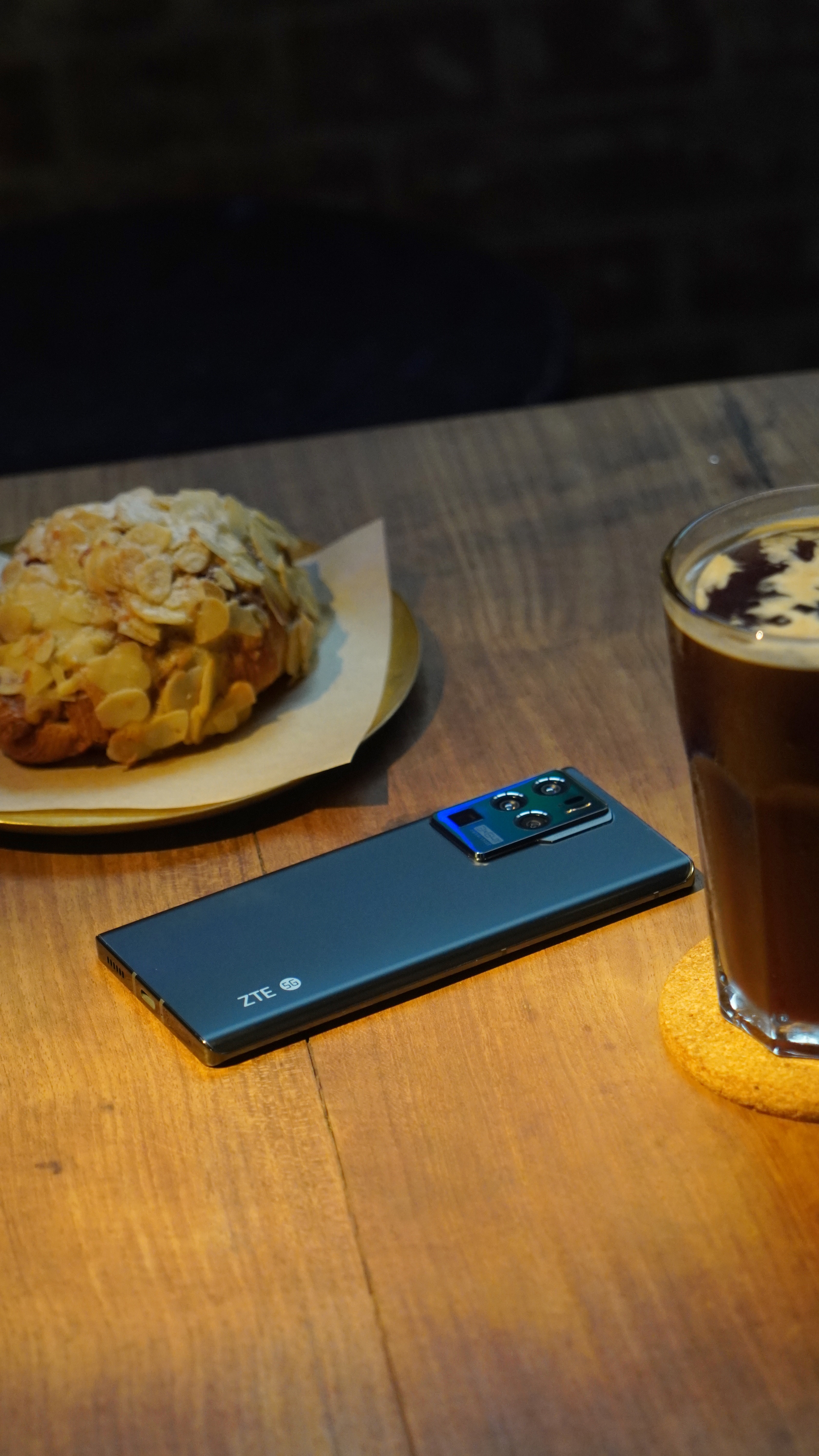 中兴axon30ultra和努比亚z30pro,中兴axon30ultra对比魅族18pro