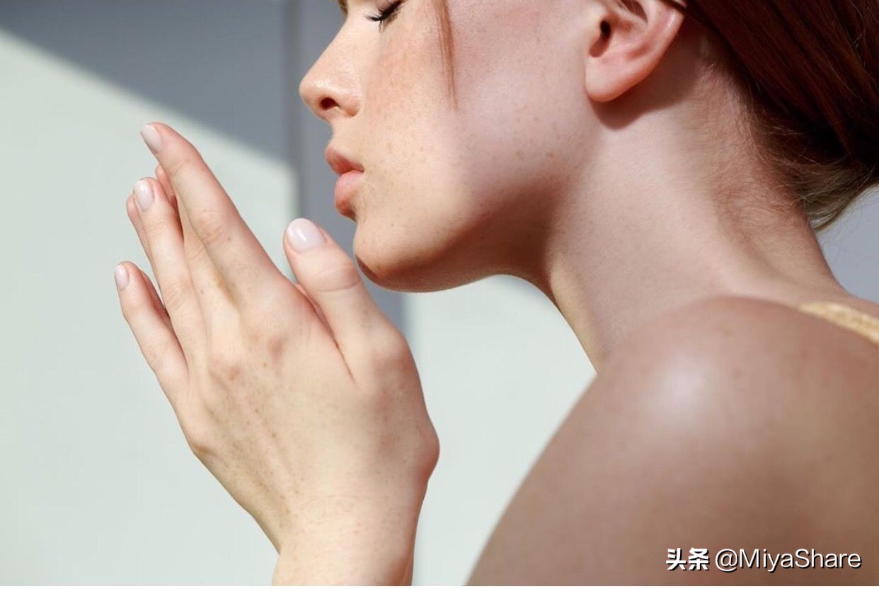 兰蔻大粉水玫瑰柔肤化妆水400m,兰蔻粉水化妆水与柔肤水一样吗