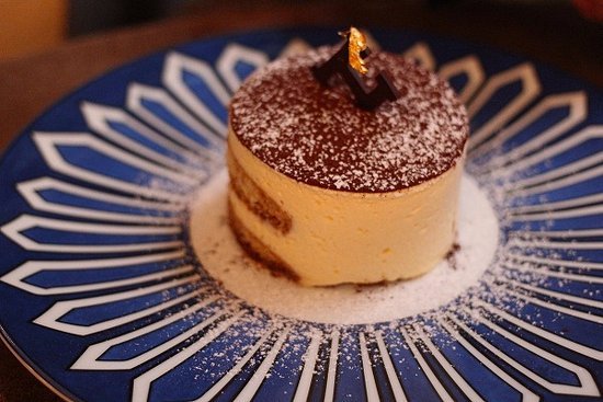 开咖啡馆的小确幸，奢侈品牌也要有