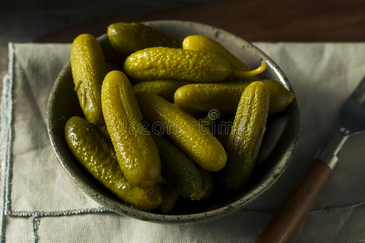 吃多少腌菜亚硝酸盐会超标,腌菜吃多了有什么危害