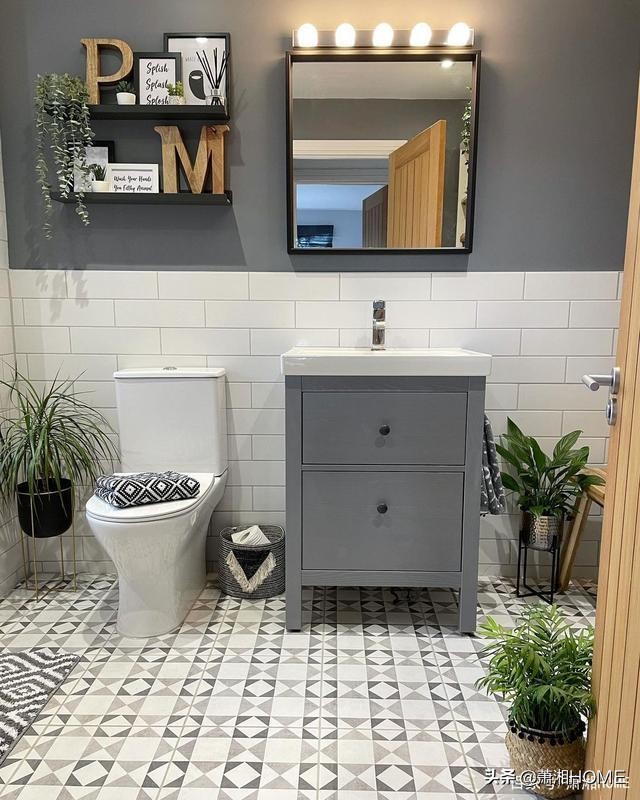 她家极简装修,镜子贴墙上轻奢女孩房间