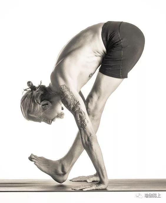 练瑜伽「启动会阴收束」身体就轻盈了，一定要掌握的技巧