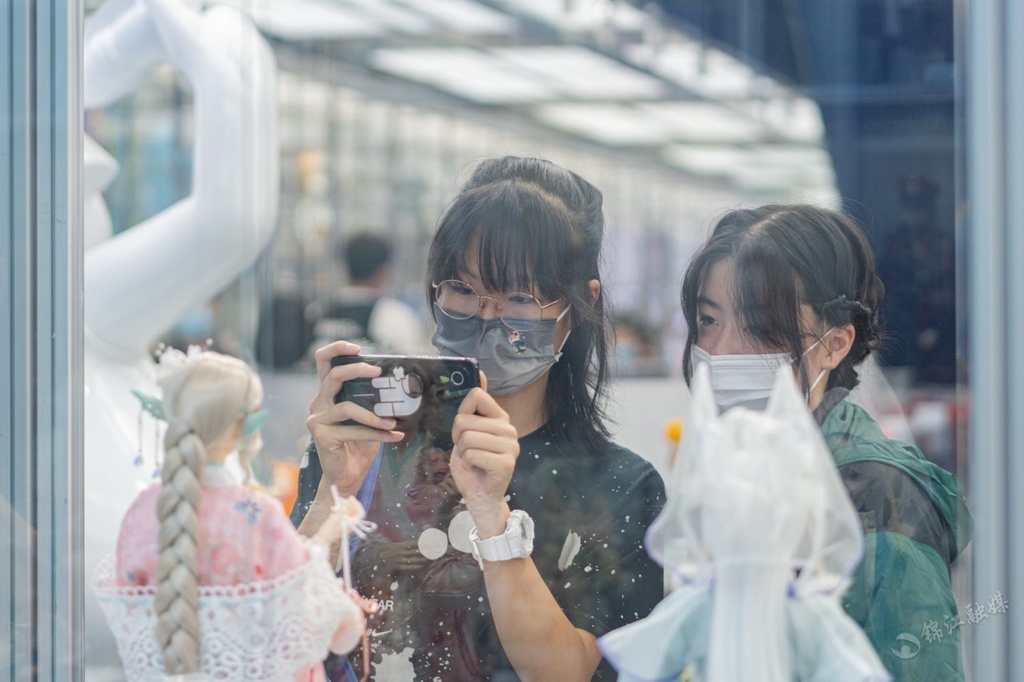 春熙路被评为高品位步行街,春熙路爆红