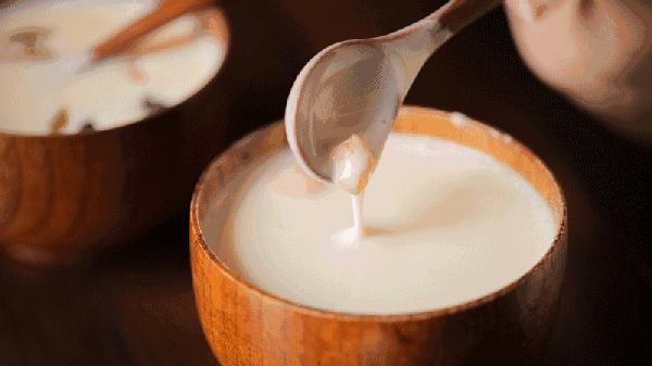 酸奶怎么选才是真酸奶,酸奶越酸越营养越好吗