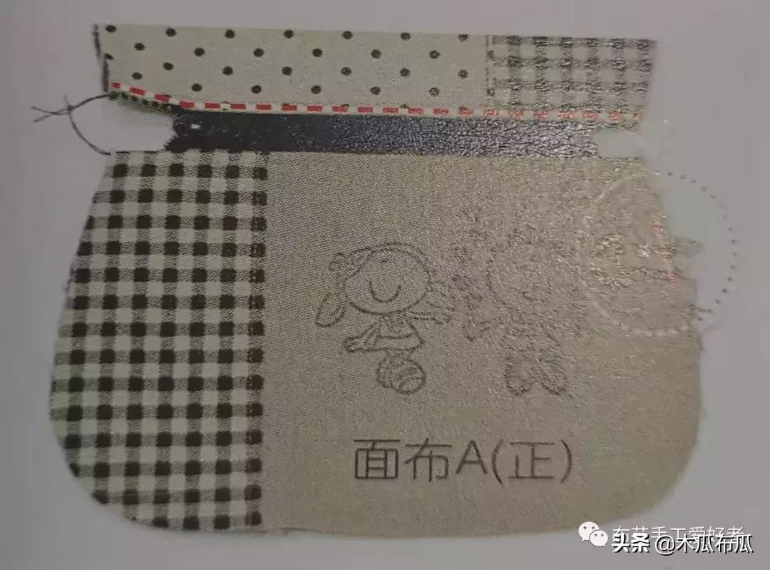 手工拼布小黄鸭零钱包,手工制作拼布收纳零钱包