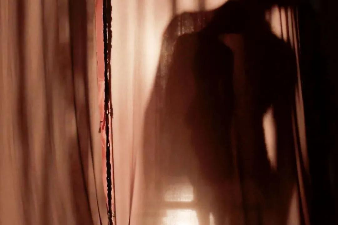 她上传自己水下分娩的片子，百万人观看：我想被温柔以待