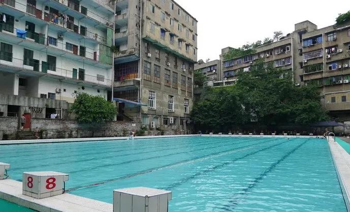 鍐嶈瀹滃鑿滃潩鏈哄満,鍥涘窛瀹滃鍐嶈