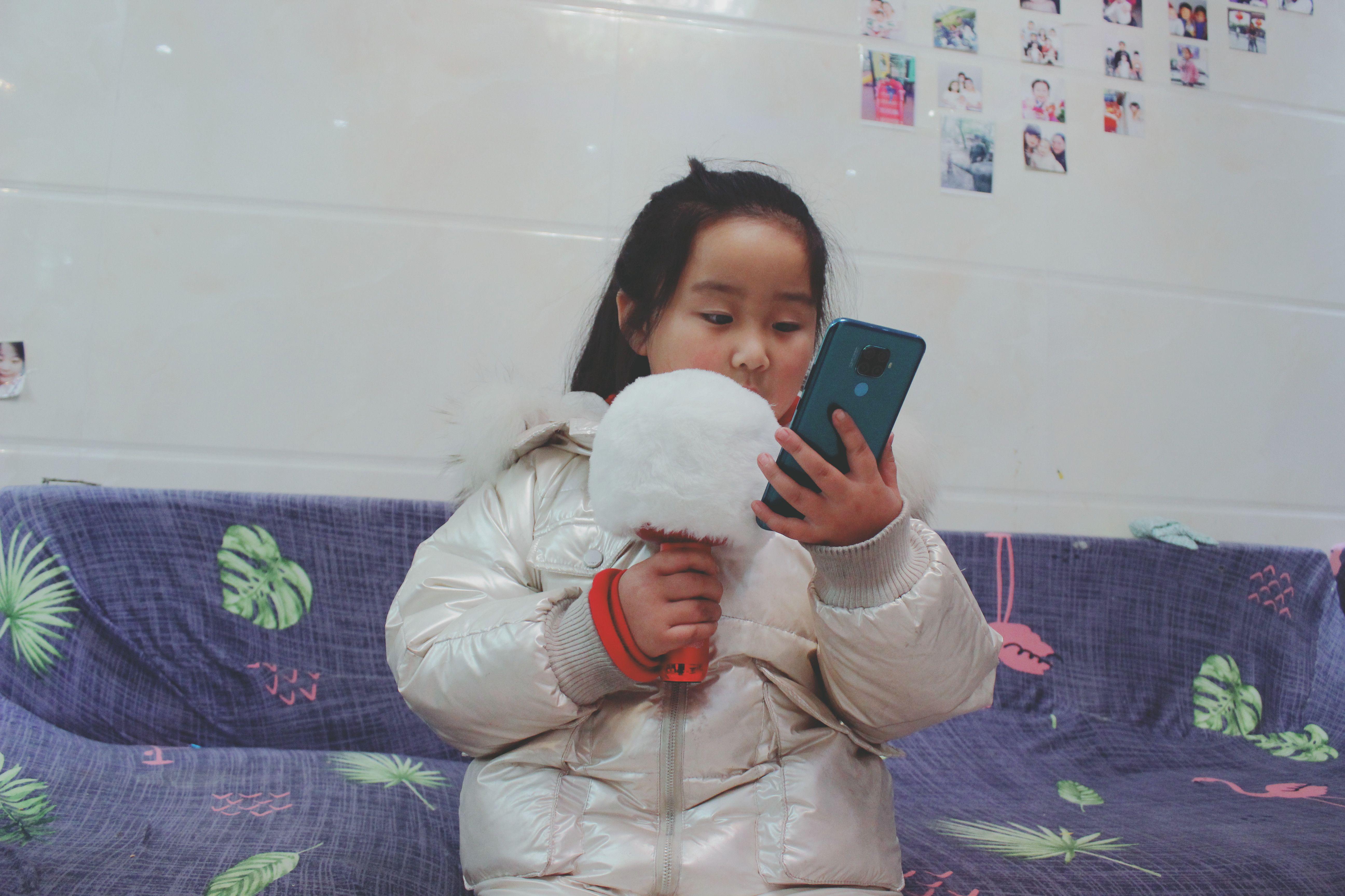 怎么样使用唱吧小巨蛋麦克风,唱吧小巨蛋精灵麦克风测评