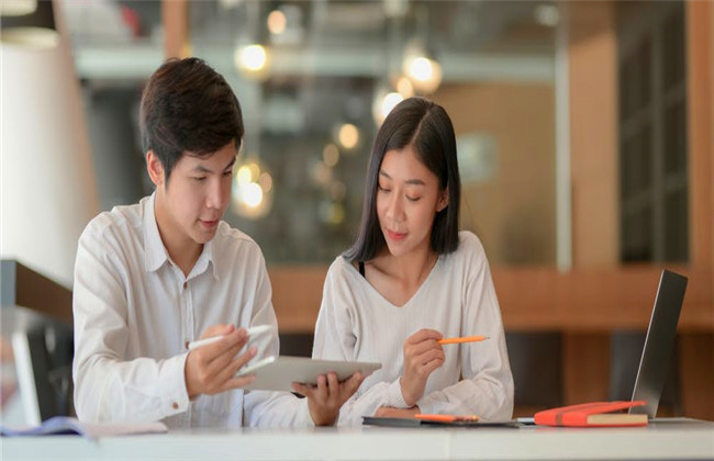 初中班主任应该如何正确处理早恋,班上有人早恋班主任怎么办