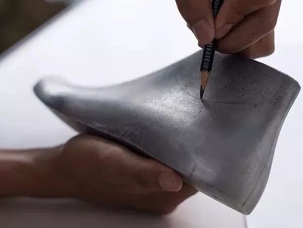 推荐几款好看的小众帆布鞋,这些冷门的平价帆布鞋好看又耐穿