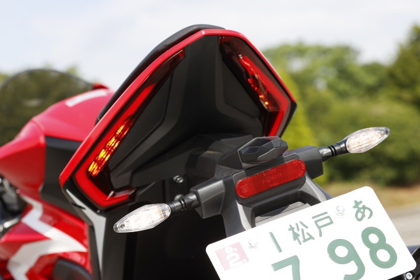 雅马哈tzr摩托车测评,gpxdemongr200r缺点