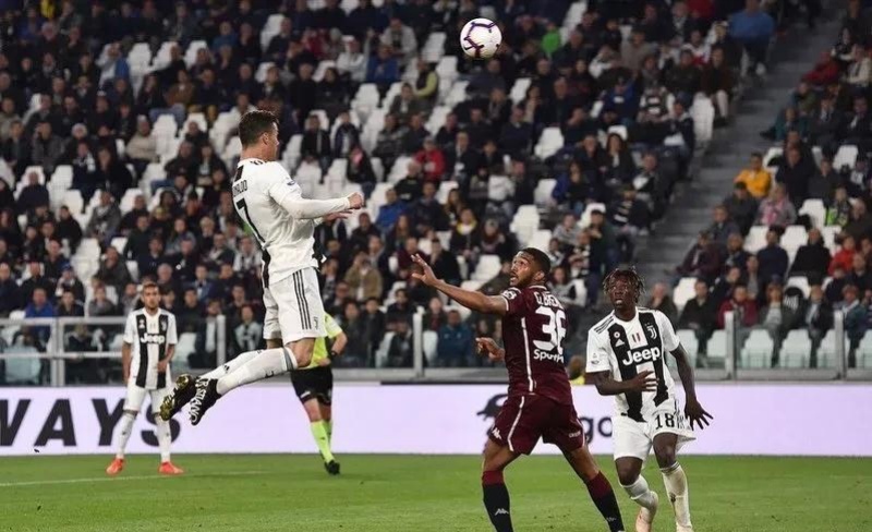 不可思议的角度进球,不可思议的角度破门