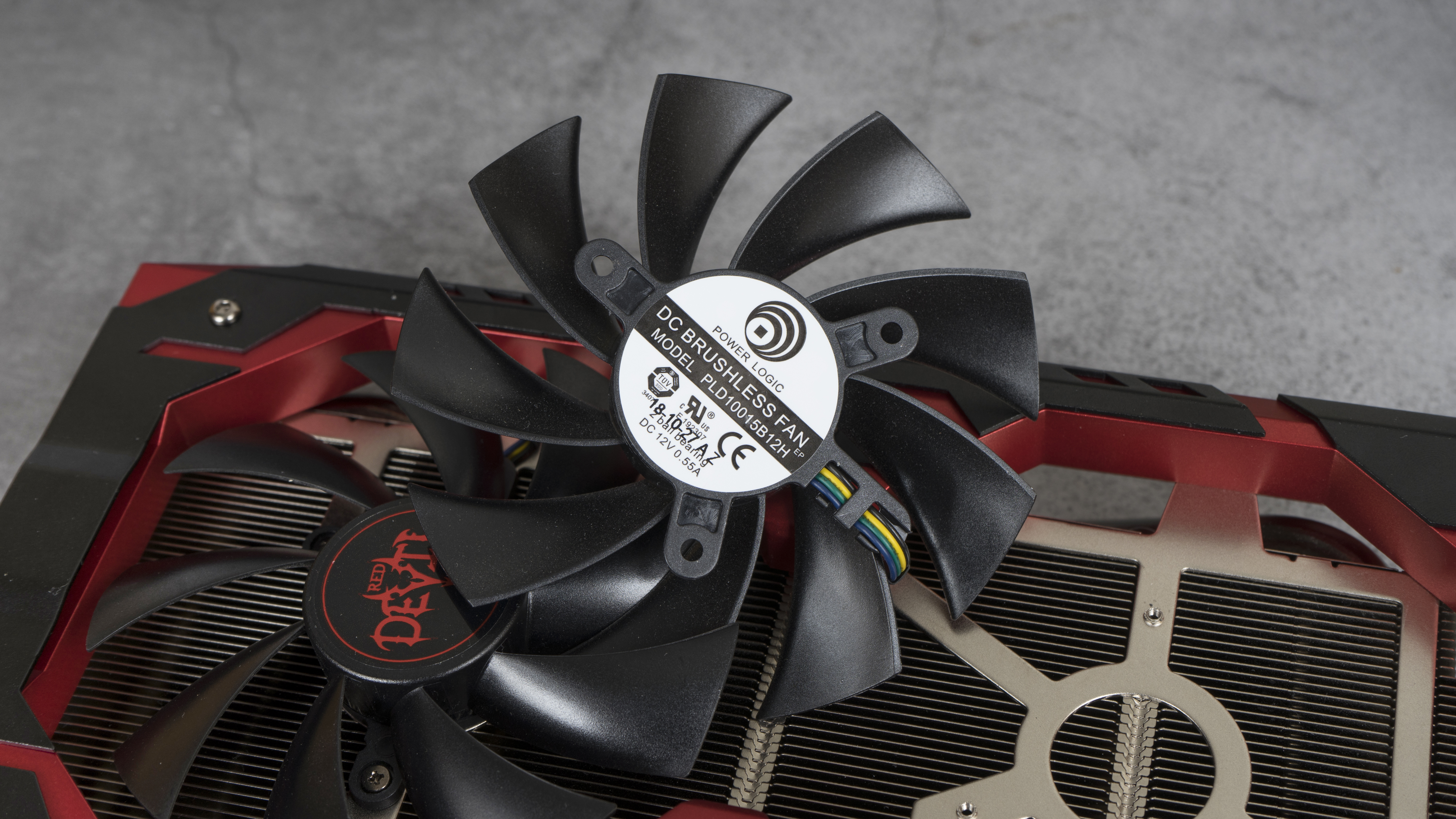 迪兰rx5908g显卡测评,rx590迪兰恶魔和蓝宝石超白金