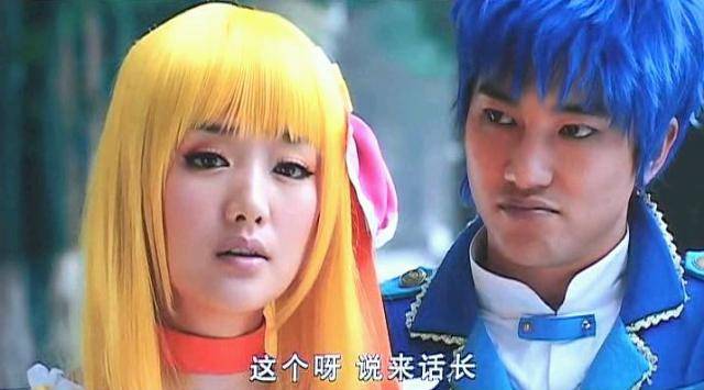 巴啦啦小魔仙小月小蓝交战未成功,巴啦啦小魔仙小月在背后偷袭小蓝