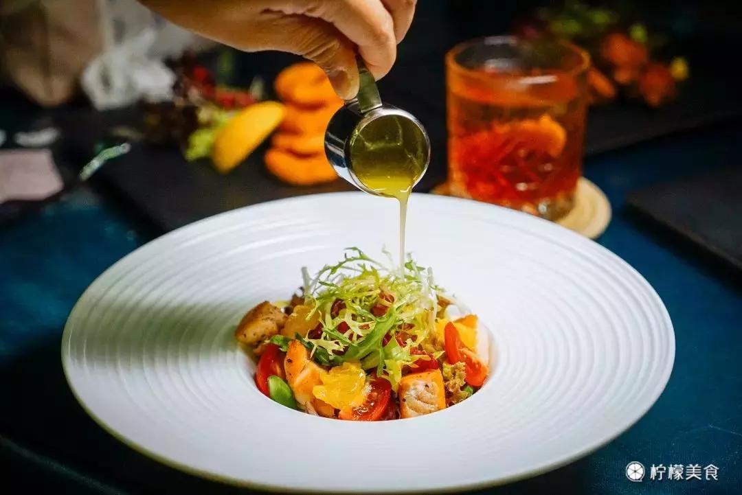 深圳藏在巷子里的酒馆清吧,藏在深圳闹市里的复古小酒馆