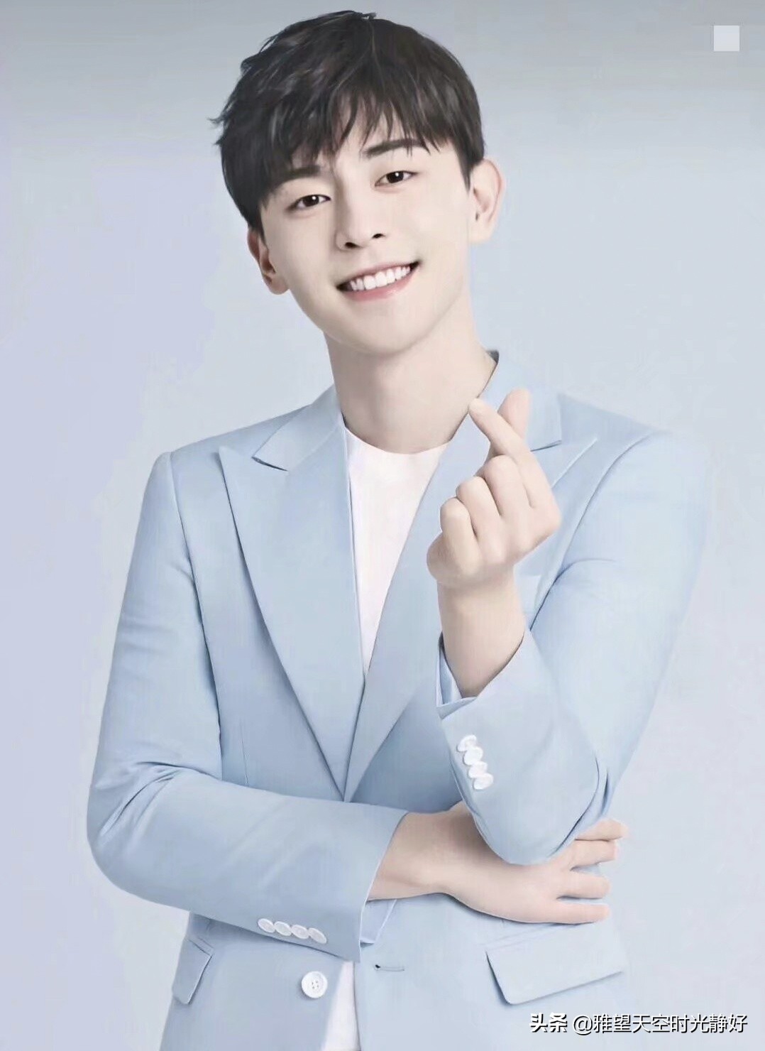 谁的笑容最治愈男明星,有没有治愈系笑容的男明星