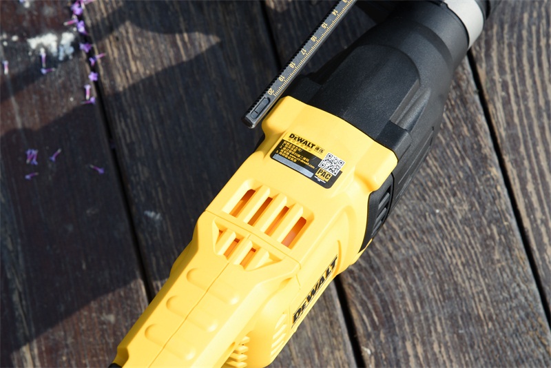 释放自我，轻巧随行-得伟DCH133无刷充电电锤入手使用体验