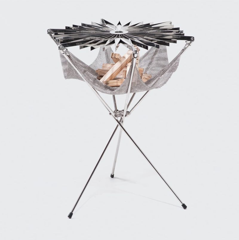 轻巧又实用-雨伞式可折叠烧烤架，给你不一样的野外烧烤体验