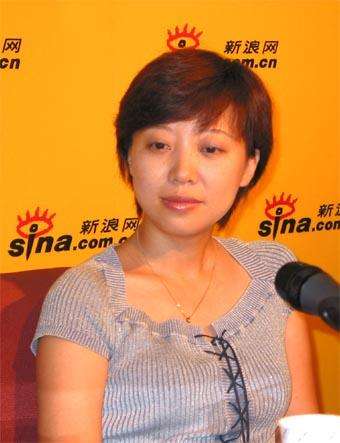 她曾是洋教练米卢最信任女记者，跳槽薪酬300万，如今年近五十岁