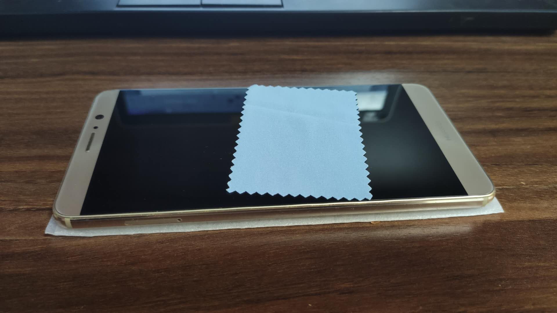 一秒学会手机贴膜,手把手教你10秒贴膜手机