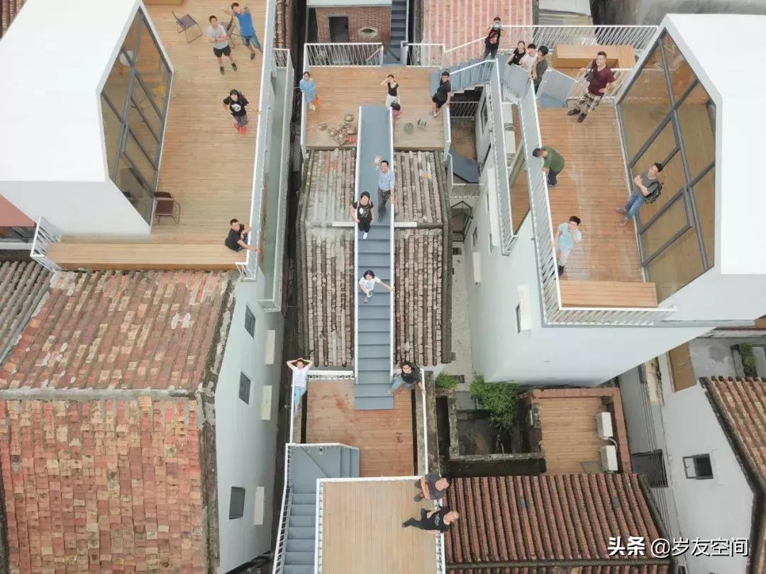 居民楼改造成私人会所,普通居民楼改造成了无敌江景民宿