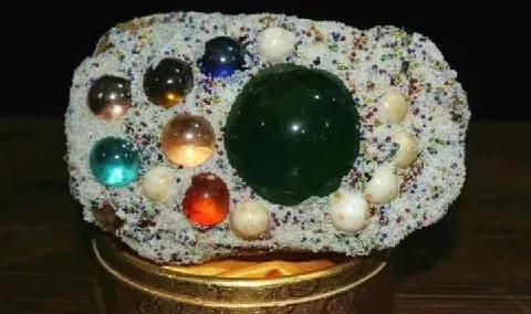 舍利子为什么只有僧人才有,舍利子是高僧圆寂时吞下的珠宝吗