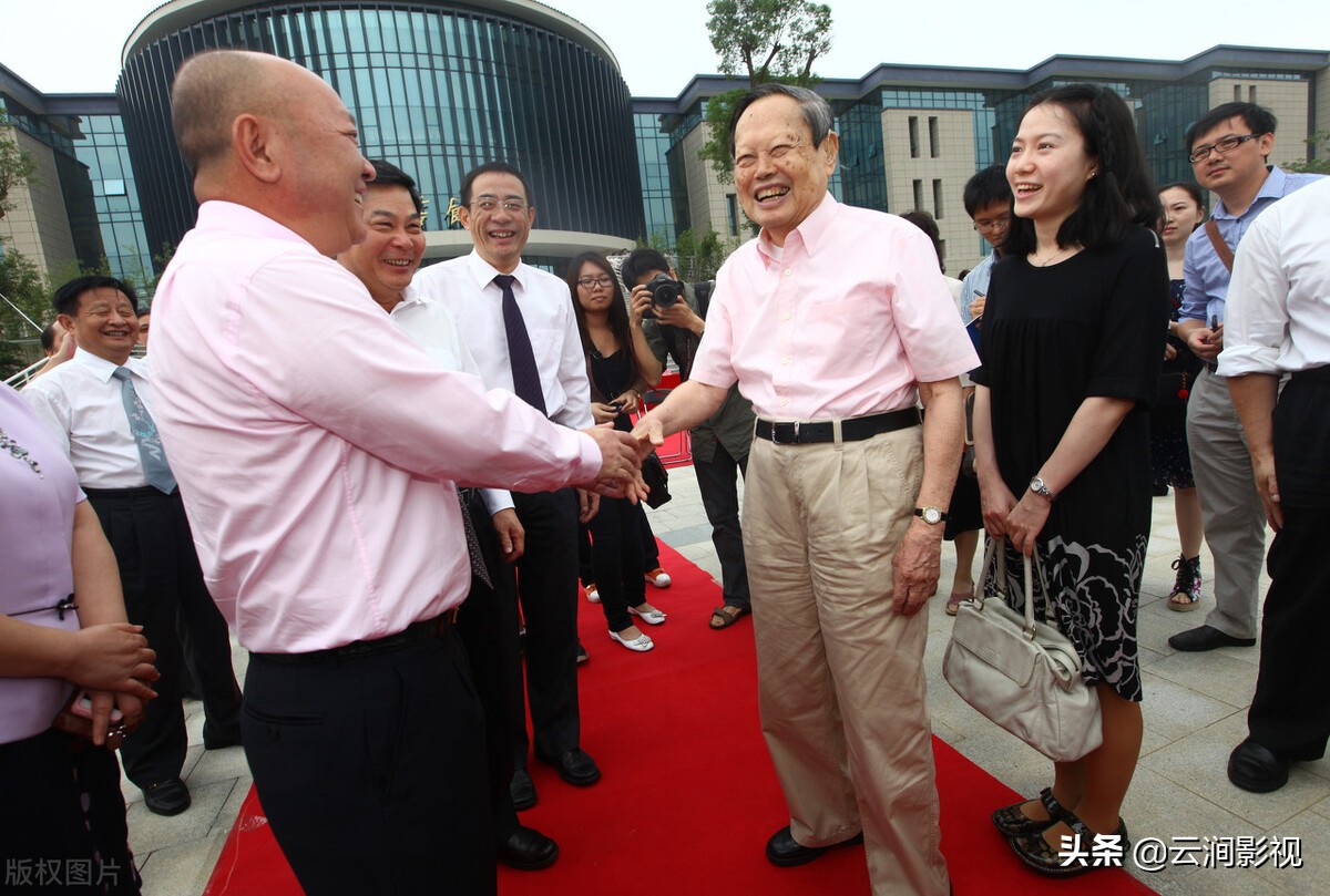 翁帆和杨振宁靠什么维持婚姻,翁帆和杨振宁结婚的真正原因