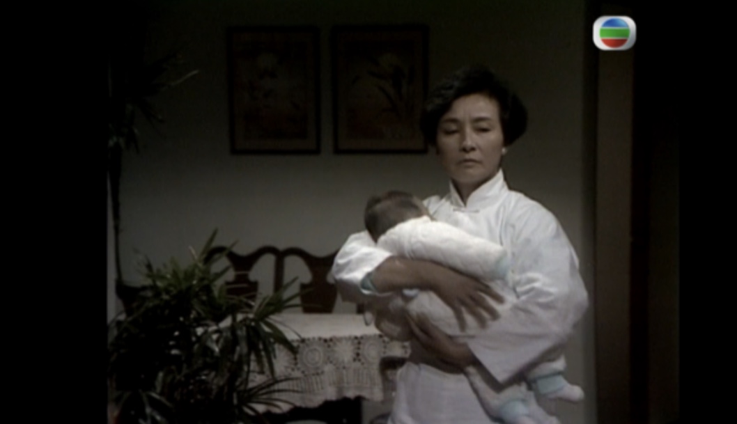 81岁前TVB*用御**女佣梁爱大半生跌宕起伏，最痛莫过大寿前独子猝死