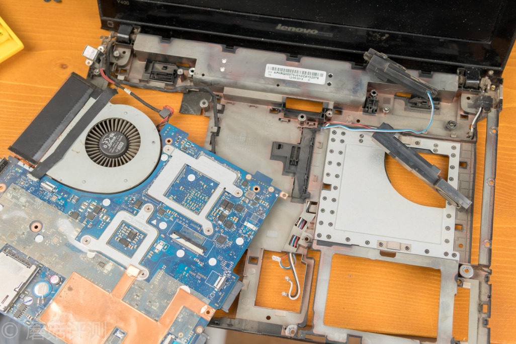 转轴断了维修多少钱,联想y400拆散热铜导管