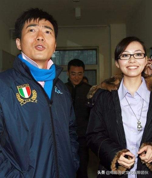 黄健翔经典解说他不是一个人,他不是一个人在战斗黄健翔语录