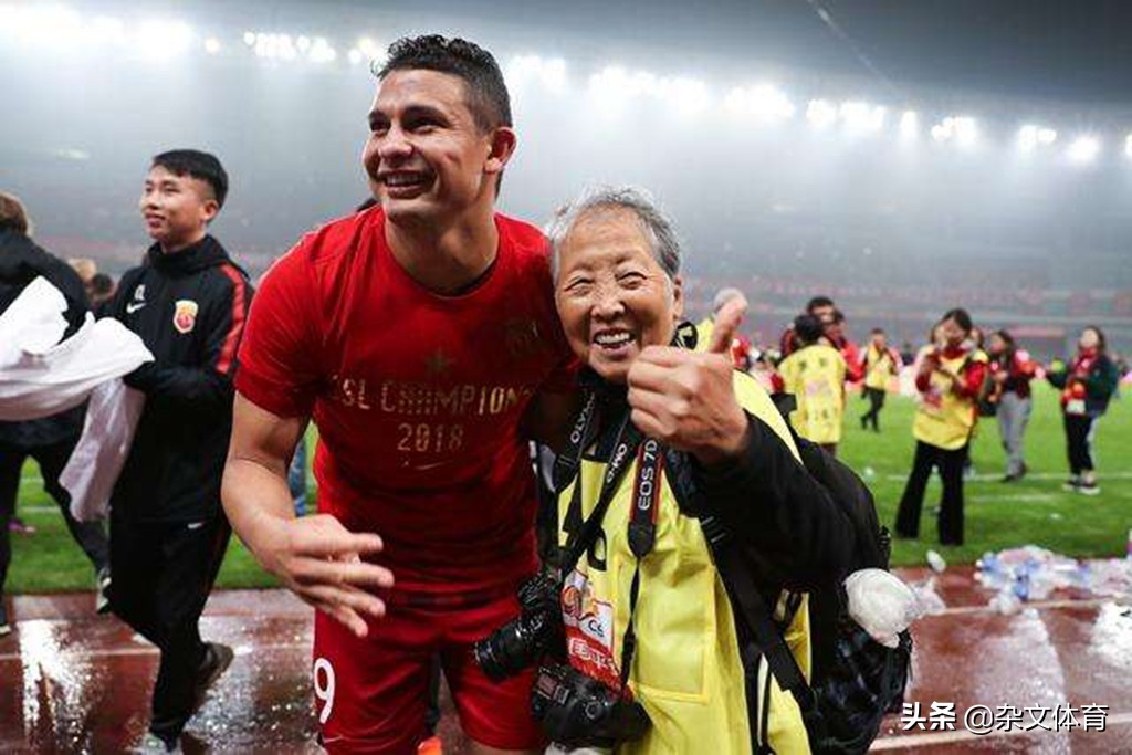 瀹樺骞磋交鍥借剼鍔犵洘骞垮窞鎭掑ぇ,30宀佺殑姝︾