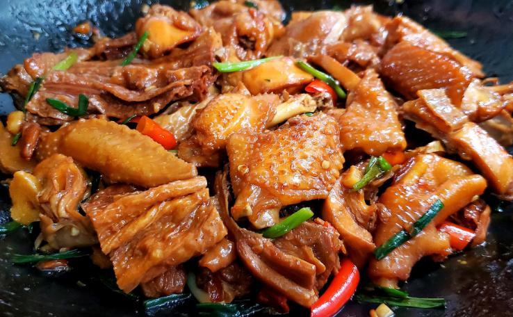 炖鸡肉时切记别直接焯水,炖鸡肉时需要注意什么