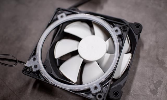 AMDYES！3500X+5600XT的ITX小钢炮你们满意吗？