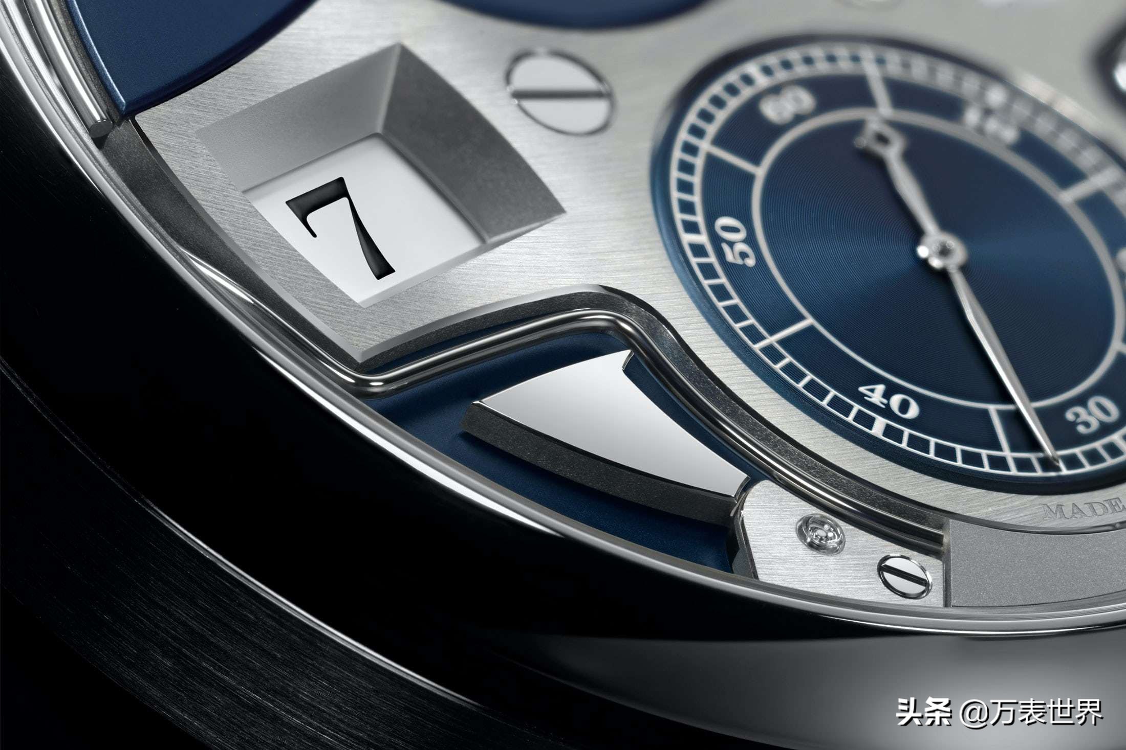 只做正装表的朗格，现在有橡胶表带了？