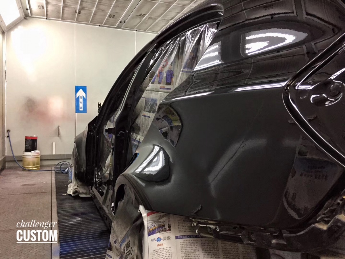 新款奔驰c200改装最帅效果,小县城越野改装店